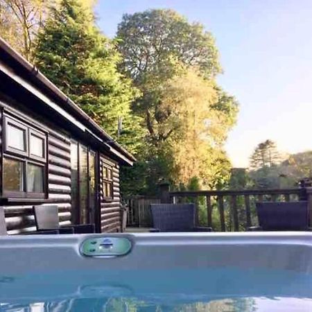 Mistletoe One Luxury Lodge With Hot Tub Windermere Exterior foto