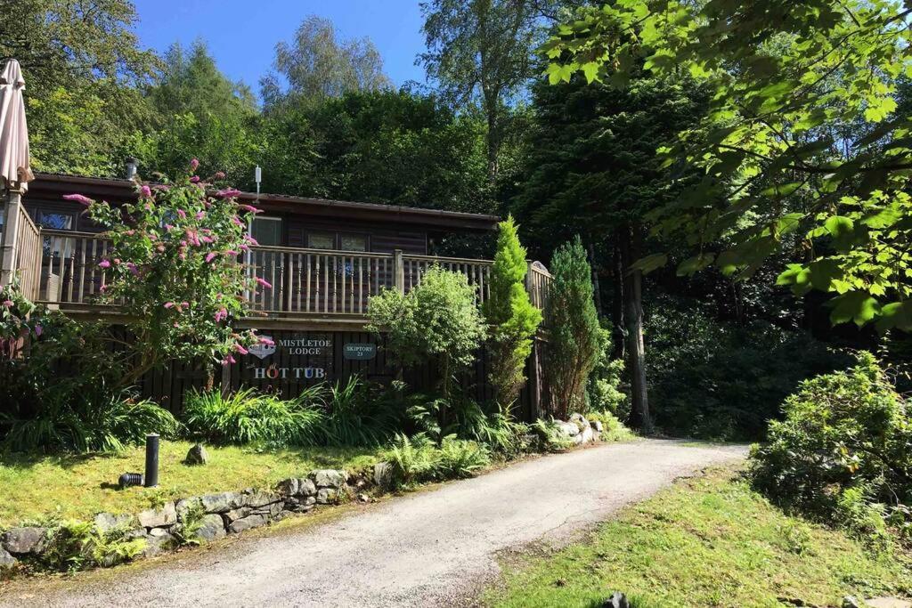 Mistletoe One Luxury Lodge With Hot Tub Windermere Exterior foto