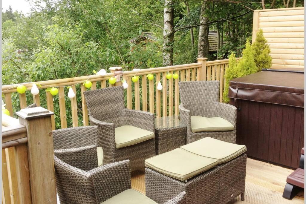 Mistletoe One Luxury Lodge With Hot Tub Windermere Exterior foto