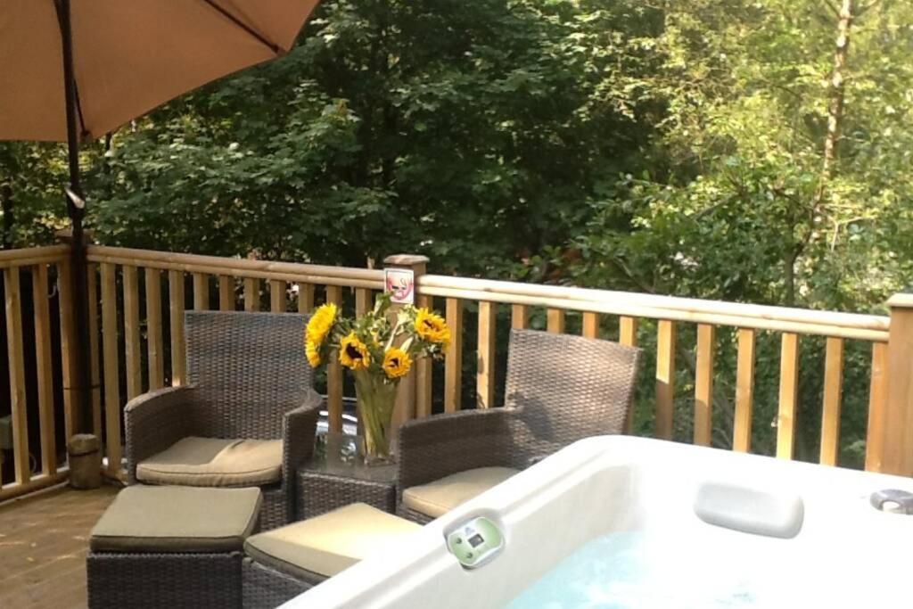 Mistletoe One Luxury Lodge With Hot Tub Windermere Exterior foto