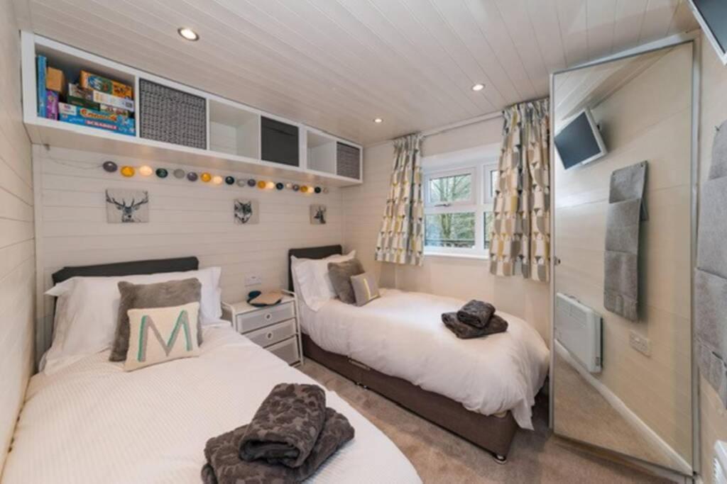 Mistletoe One Luxury Lodge With Hot Tub Windermere Exterior foto